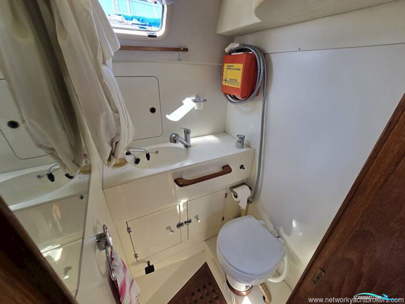 Moody 376 Centre Cockpit