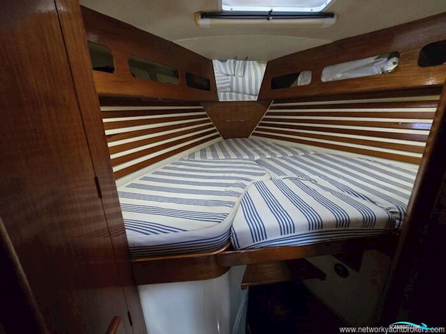 Moody 376 Centre Cockpit