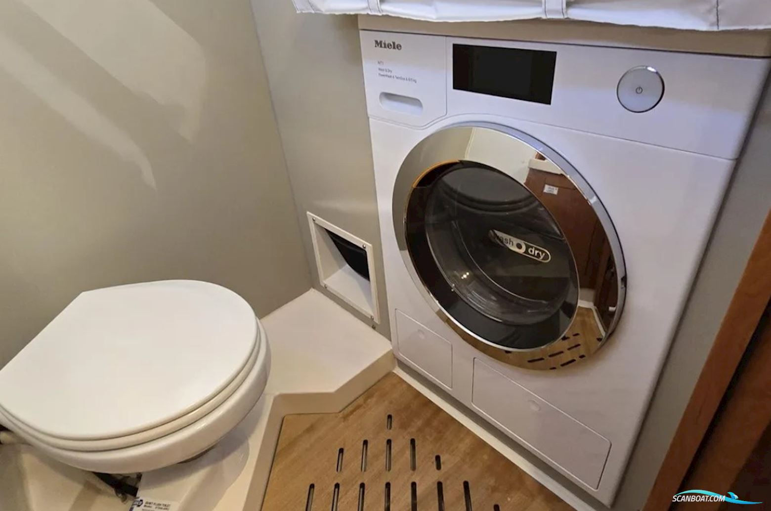 Moody 54 DS - Decksaloon