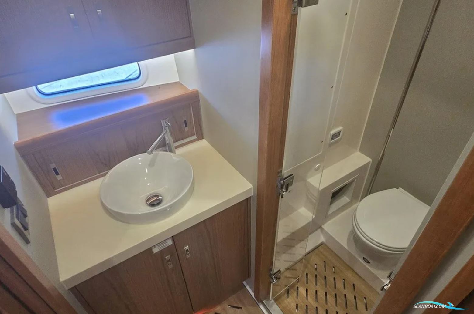 Moody 54 DS - Decksaloon