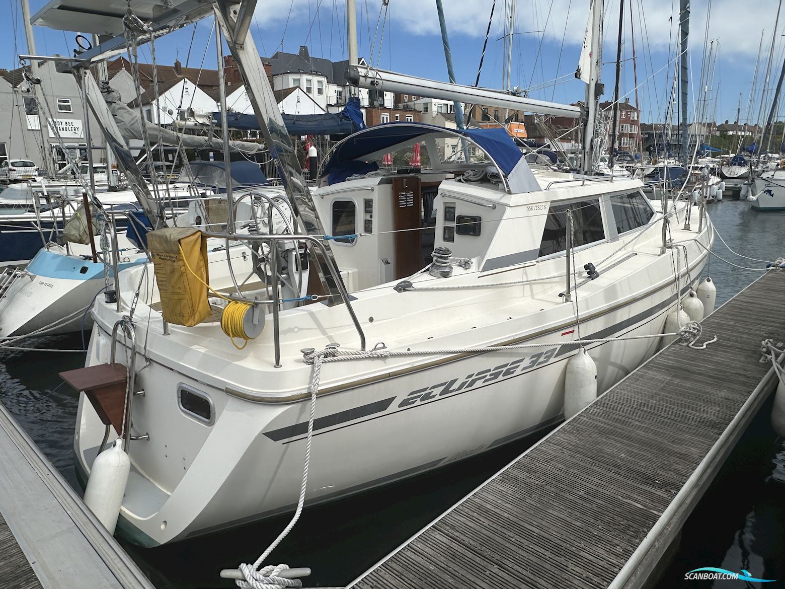 Moody Eclipse 33