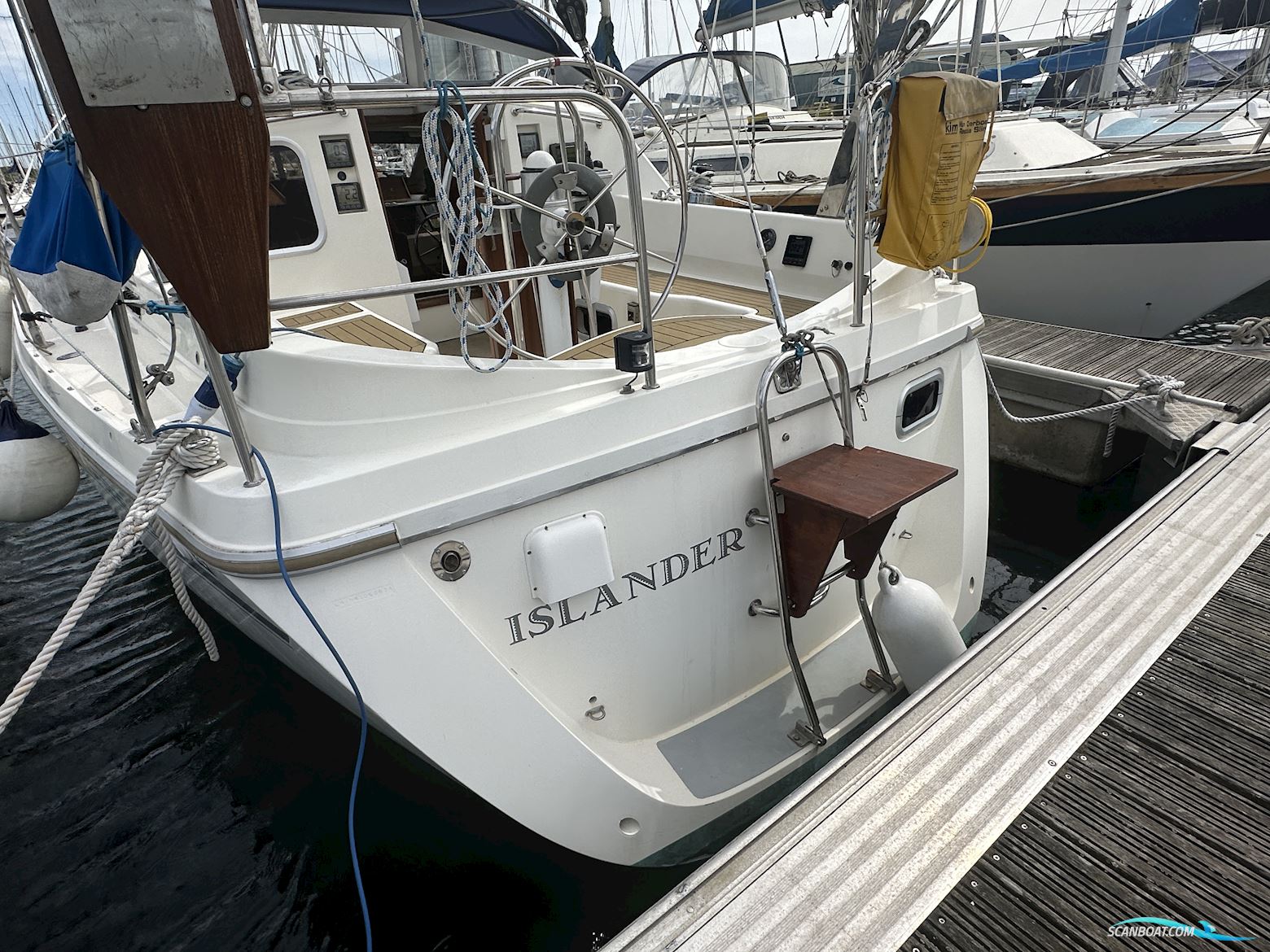 Moody Eclipse 33