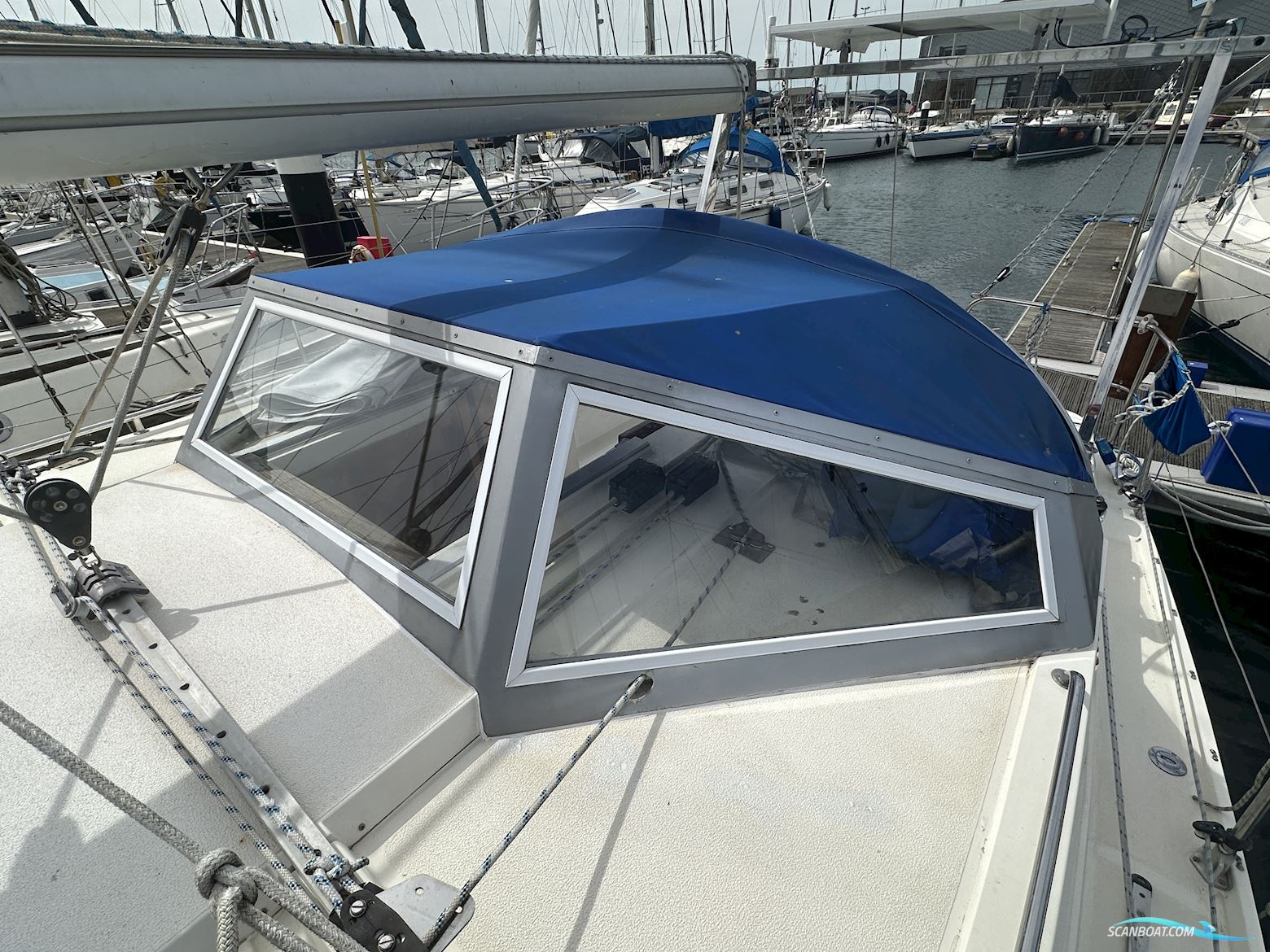 Moody Eclipse 33