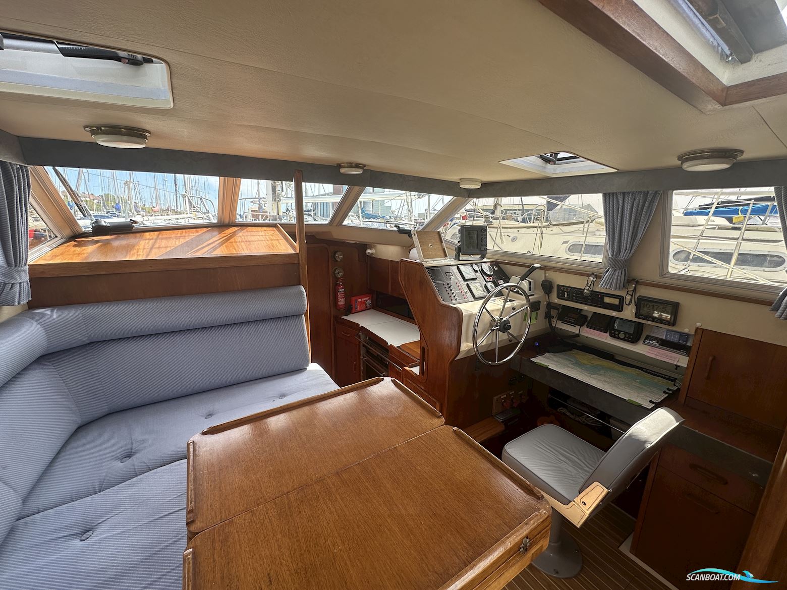 Moody Eclipse 33