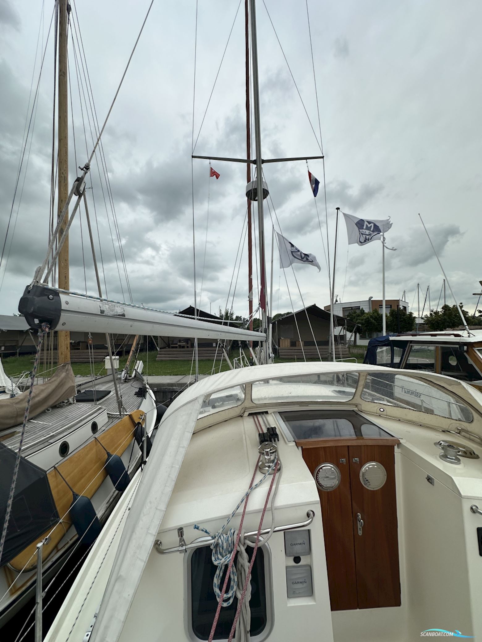 Moody Eclipse 33