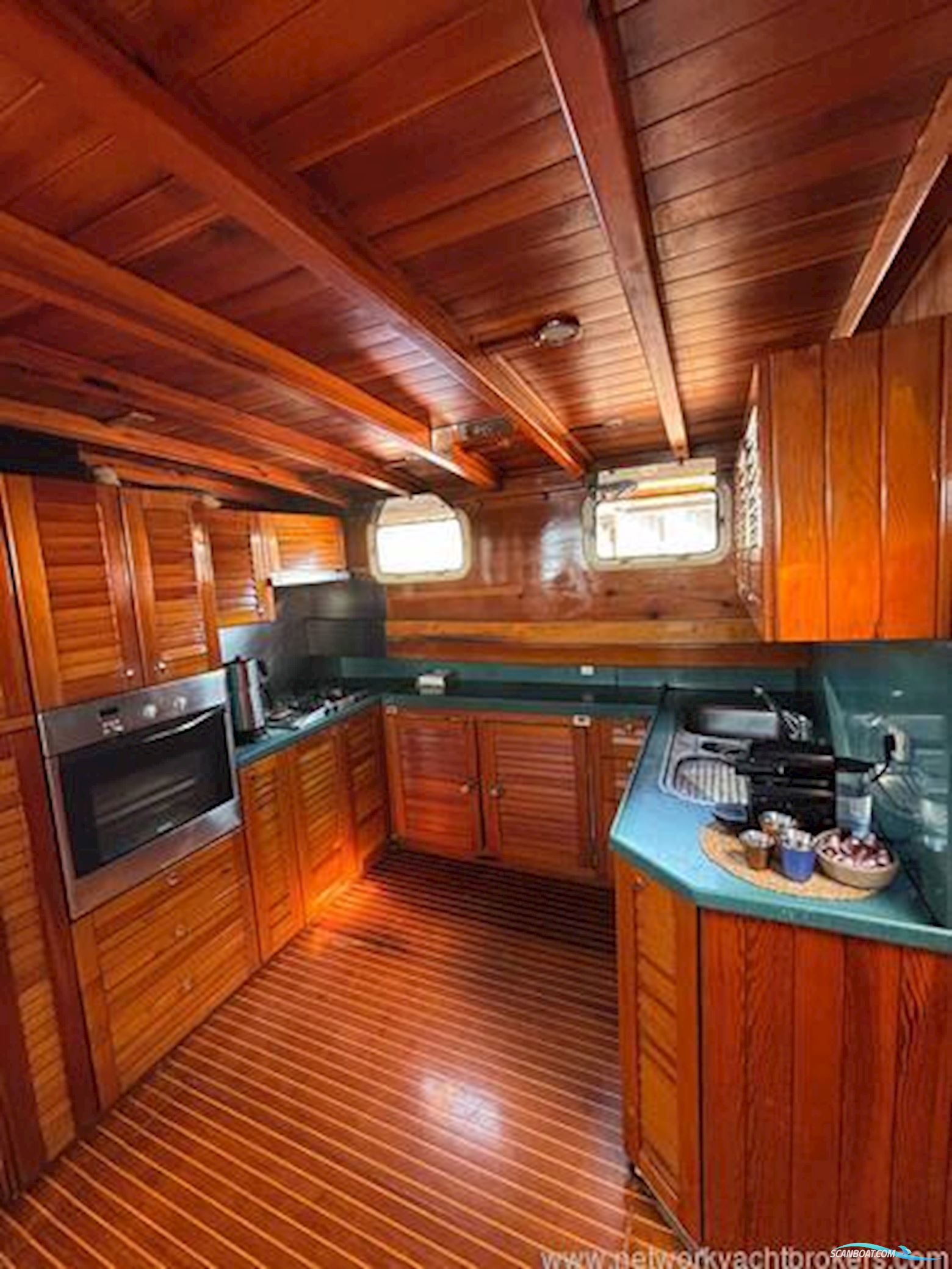 Motor Sailor / Goulet