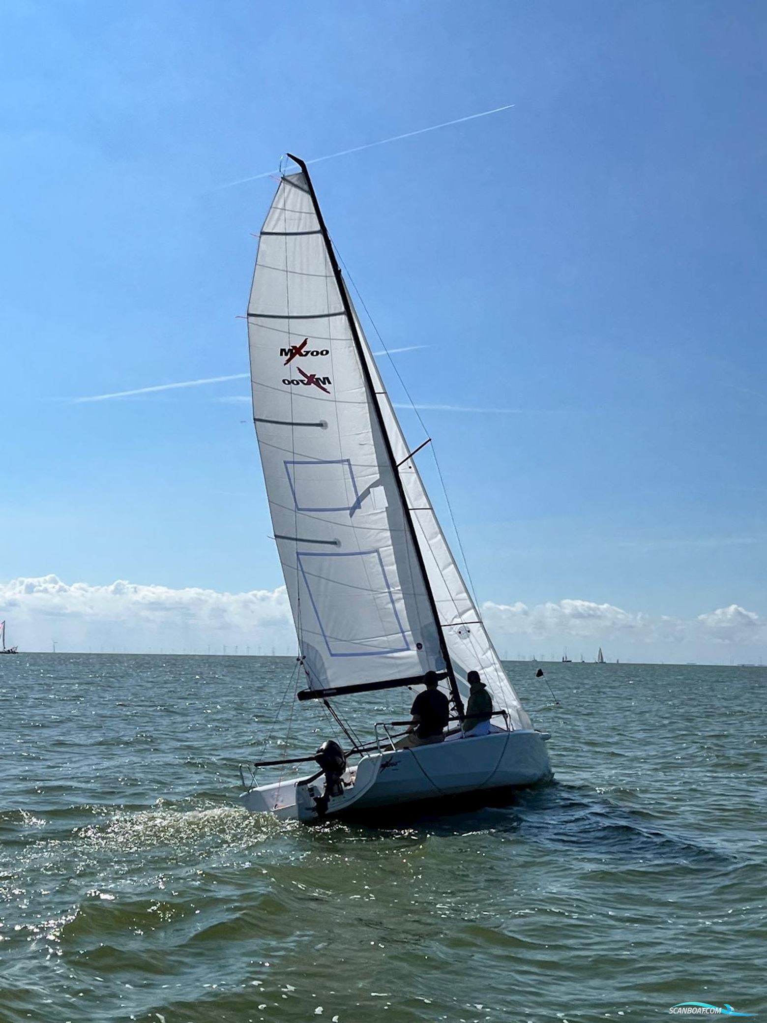 MX 700
