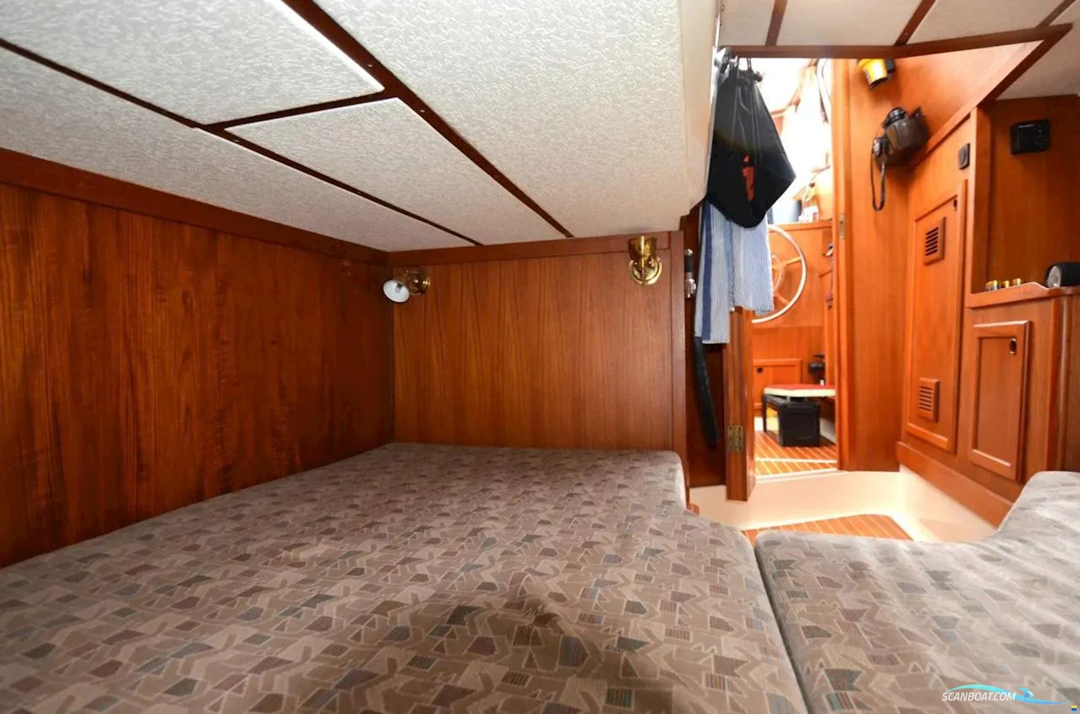 Nauticat 32