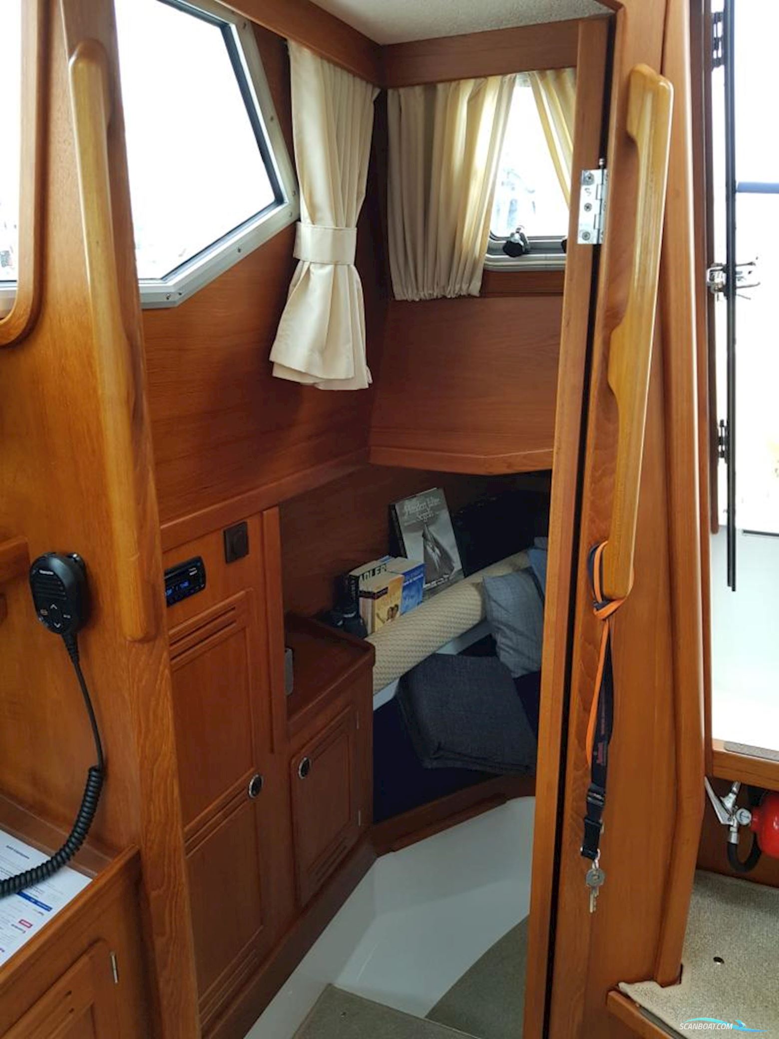 Nauticat 321