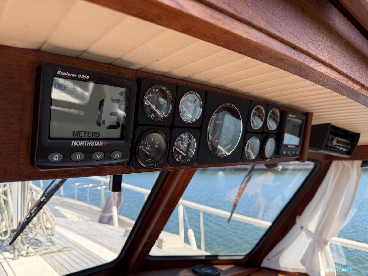 Nauticat 33