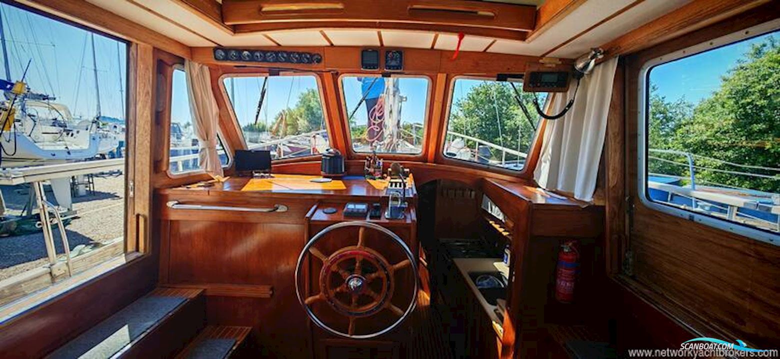 Nauticat 33