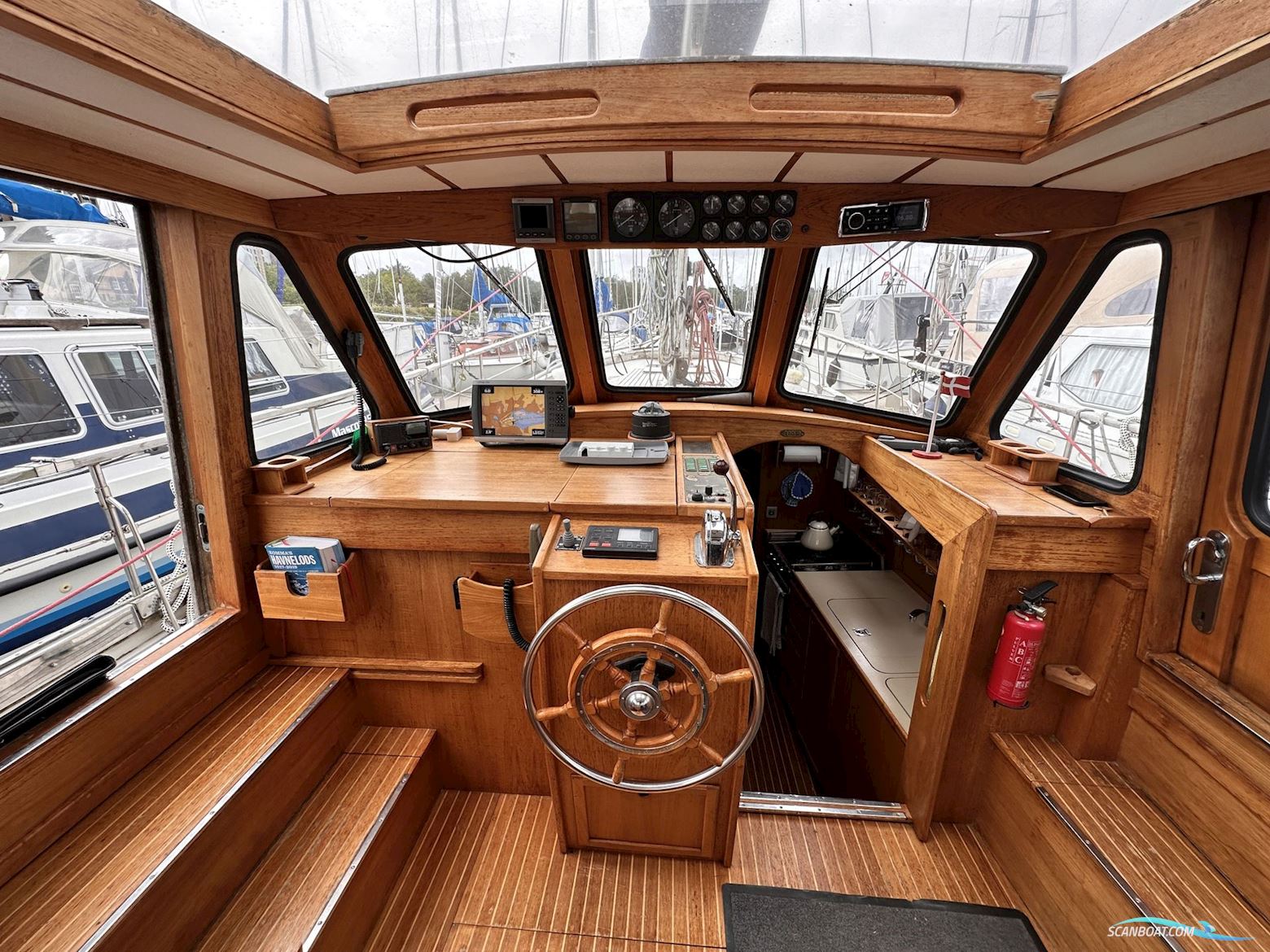 Nauticat 33