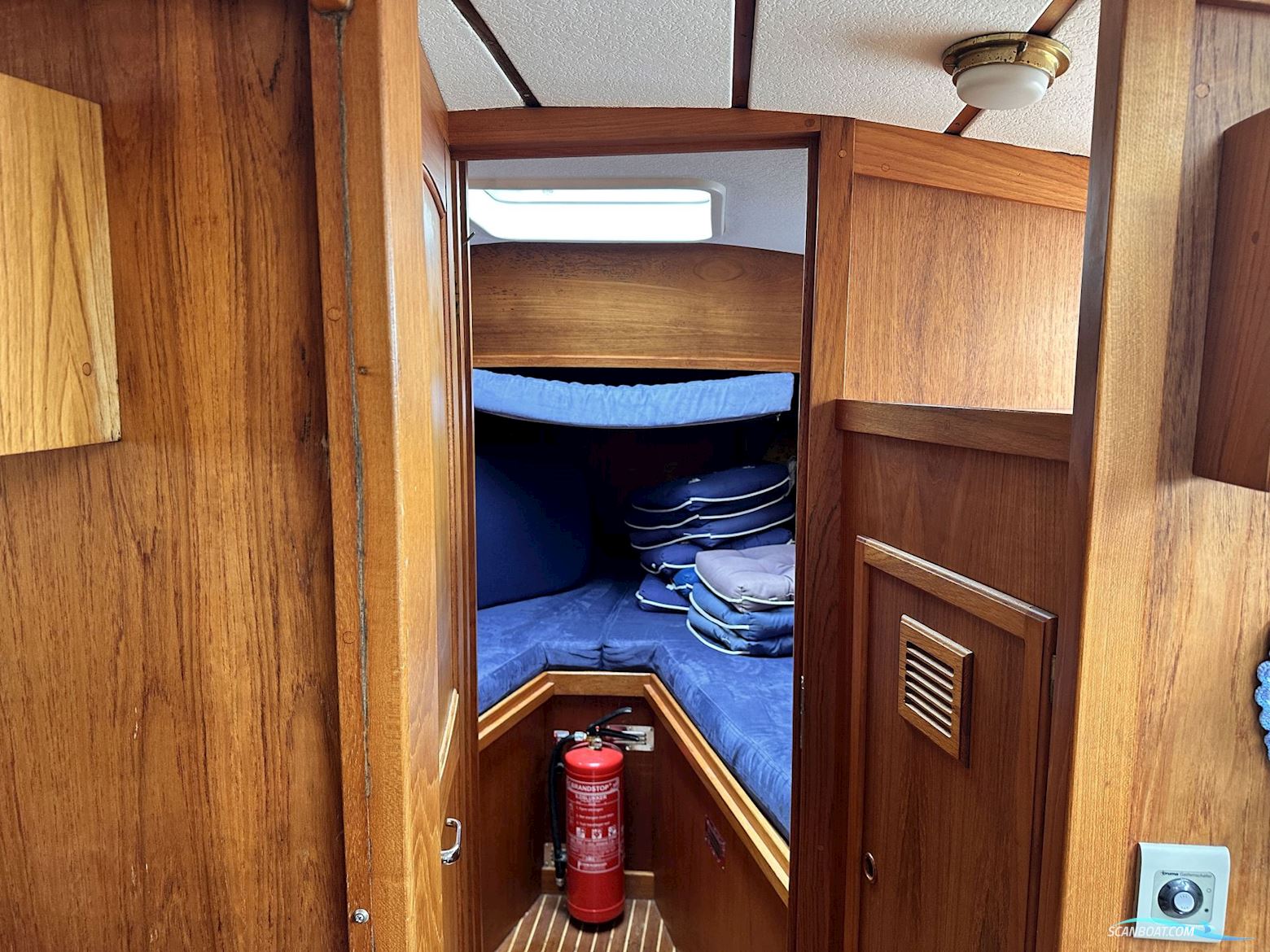 Nauticat 33