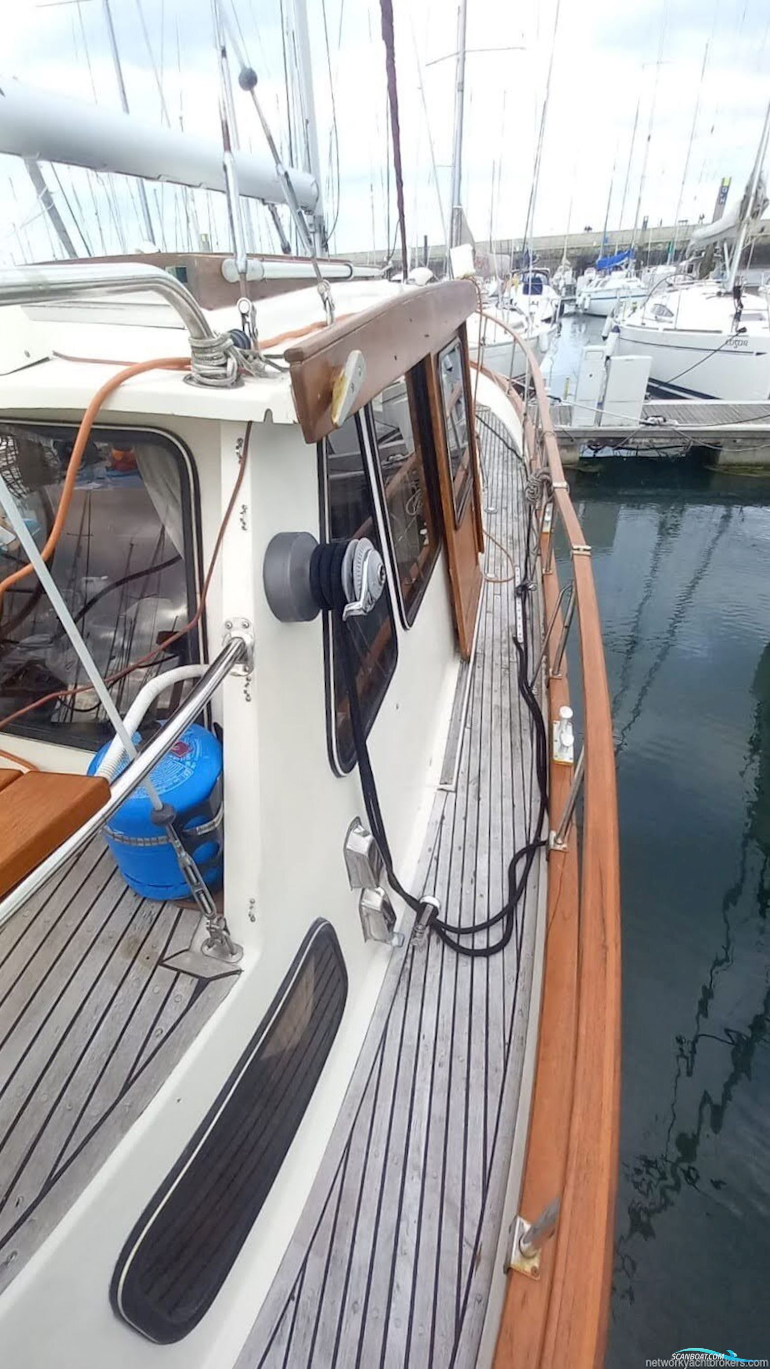 Nauticat 33