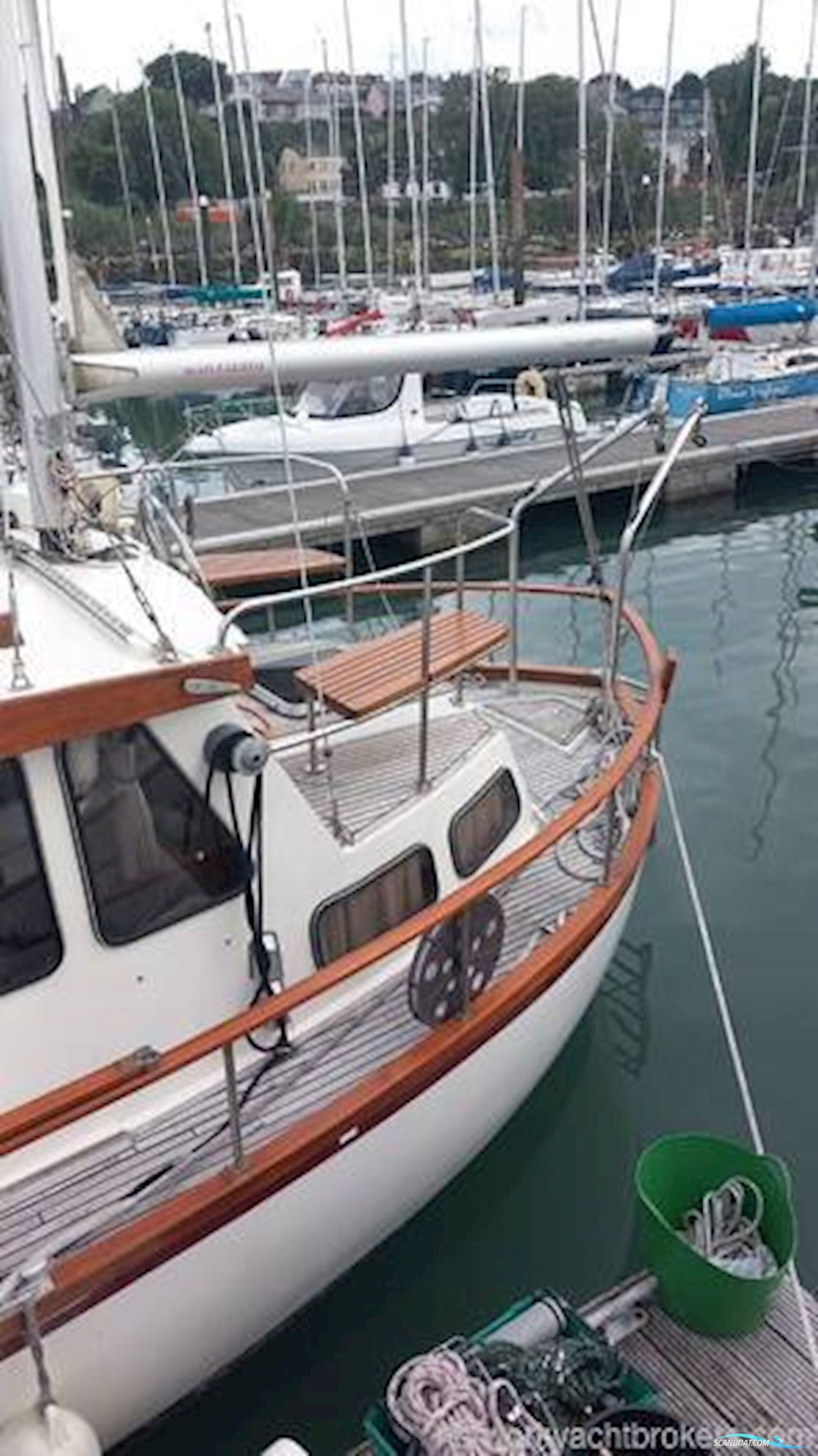 Nauticat 33