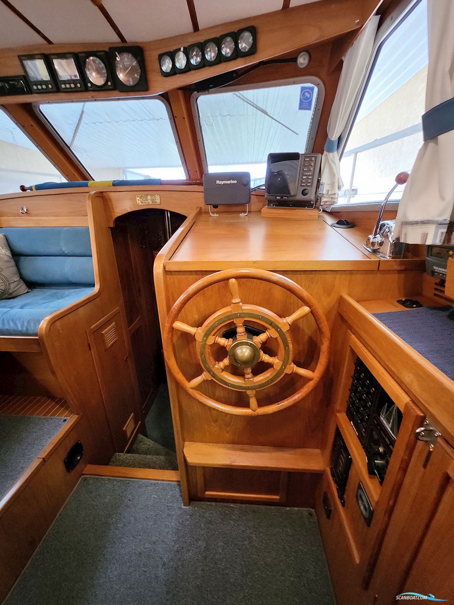 Nauticat 35