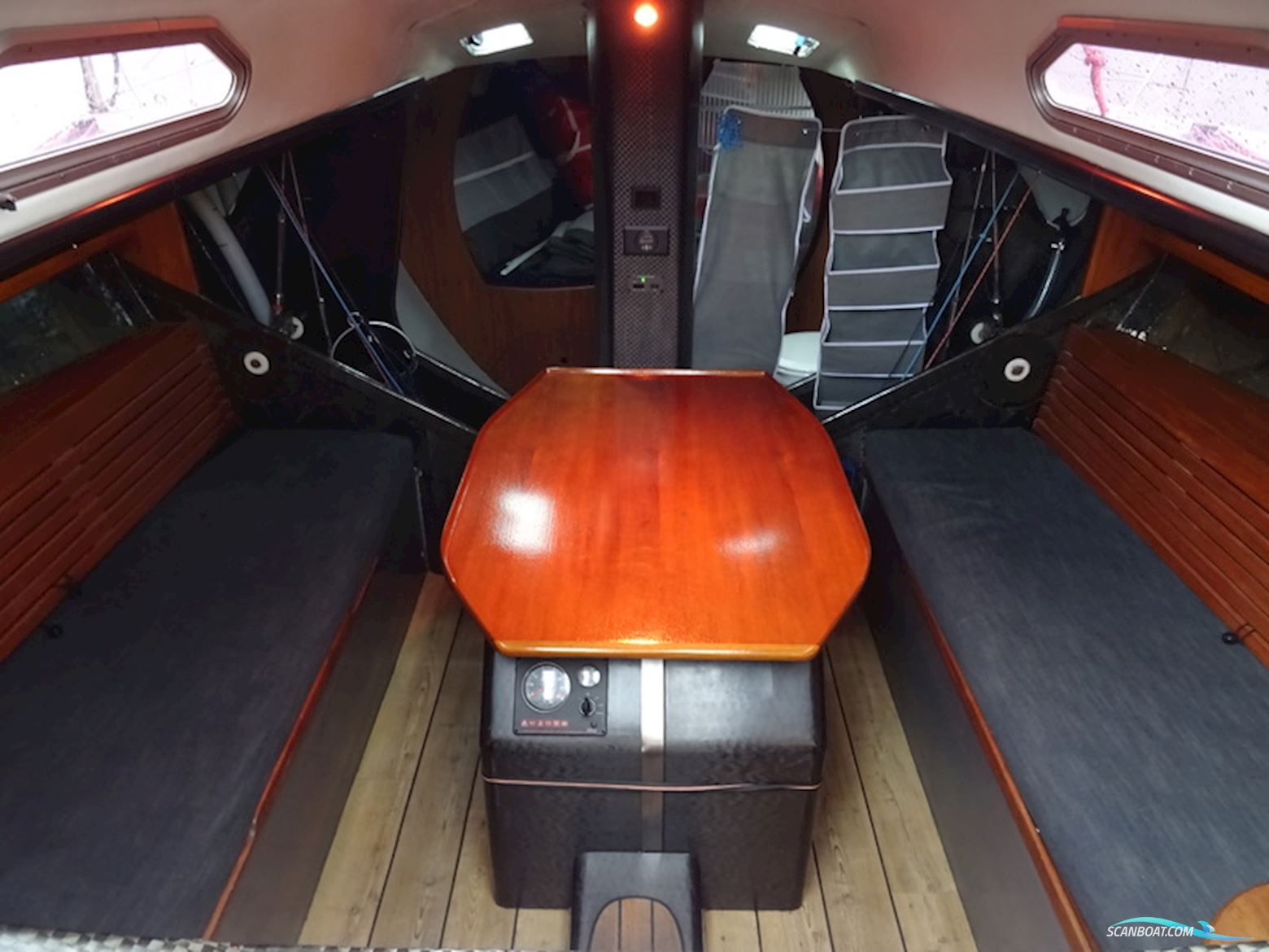 one Tonner Judel & Vrolijk