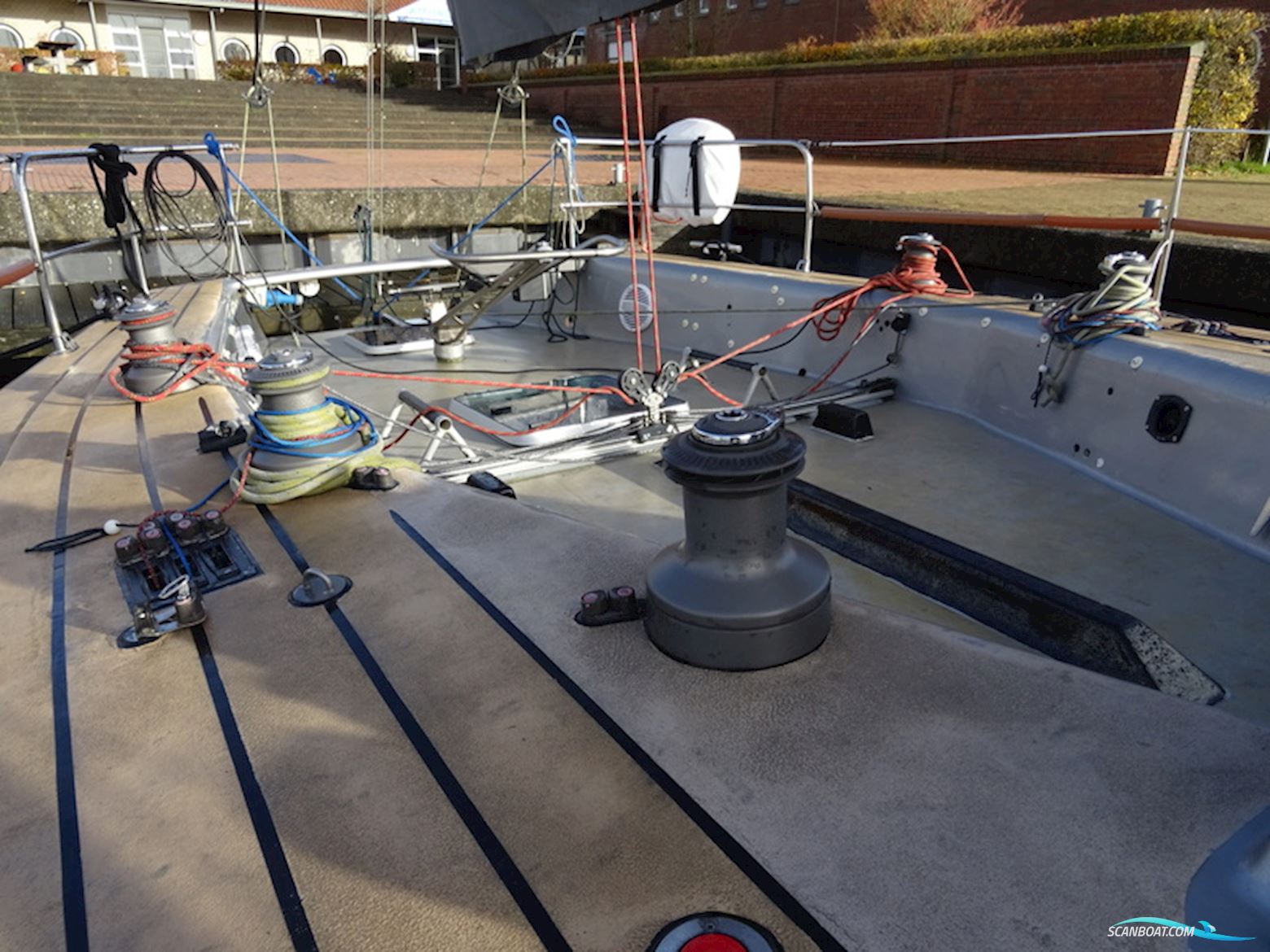 one Tonner Judel & Vrolijk