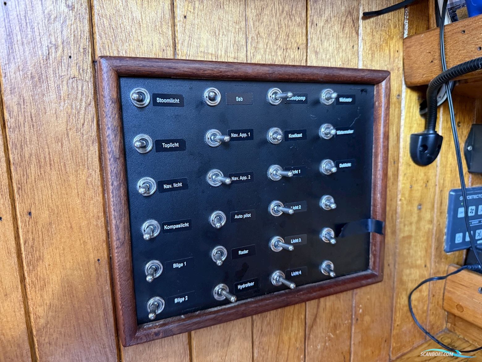 Orca 38