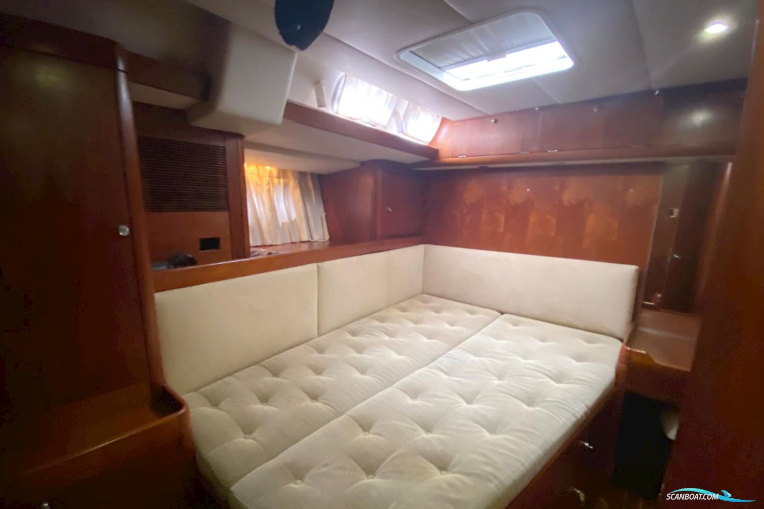 Oyster 80 Deck Saloon