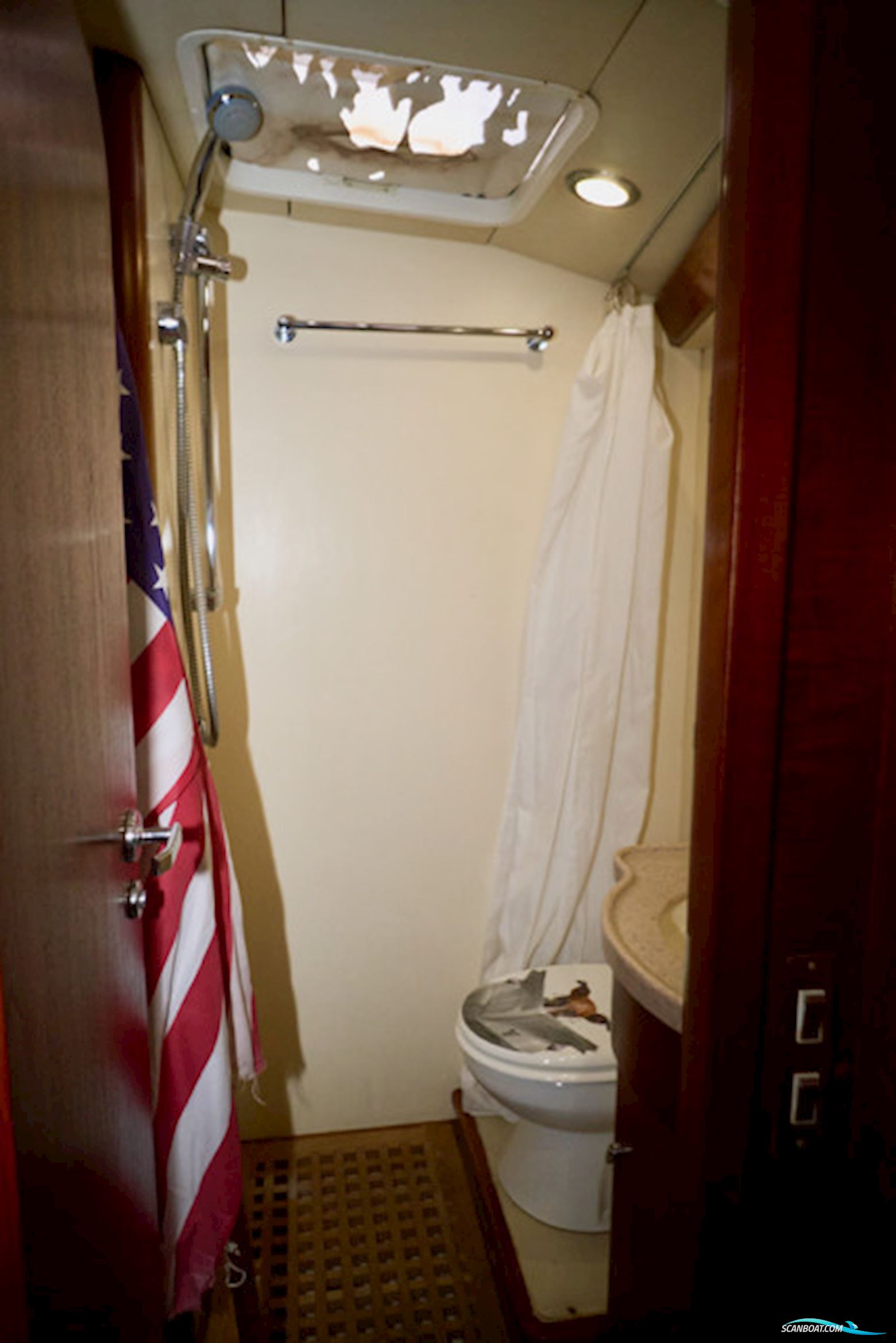 Oyster 80 Deck Saloon