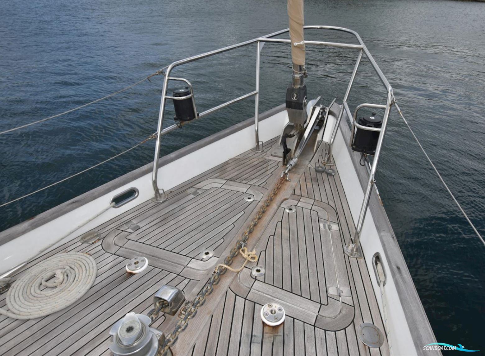 Oyster 80 Deck Saloon