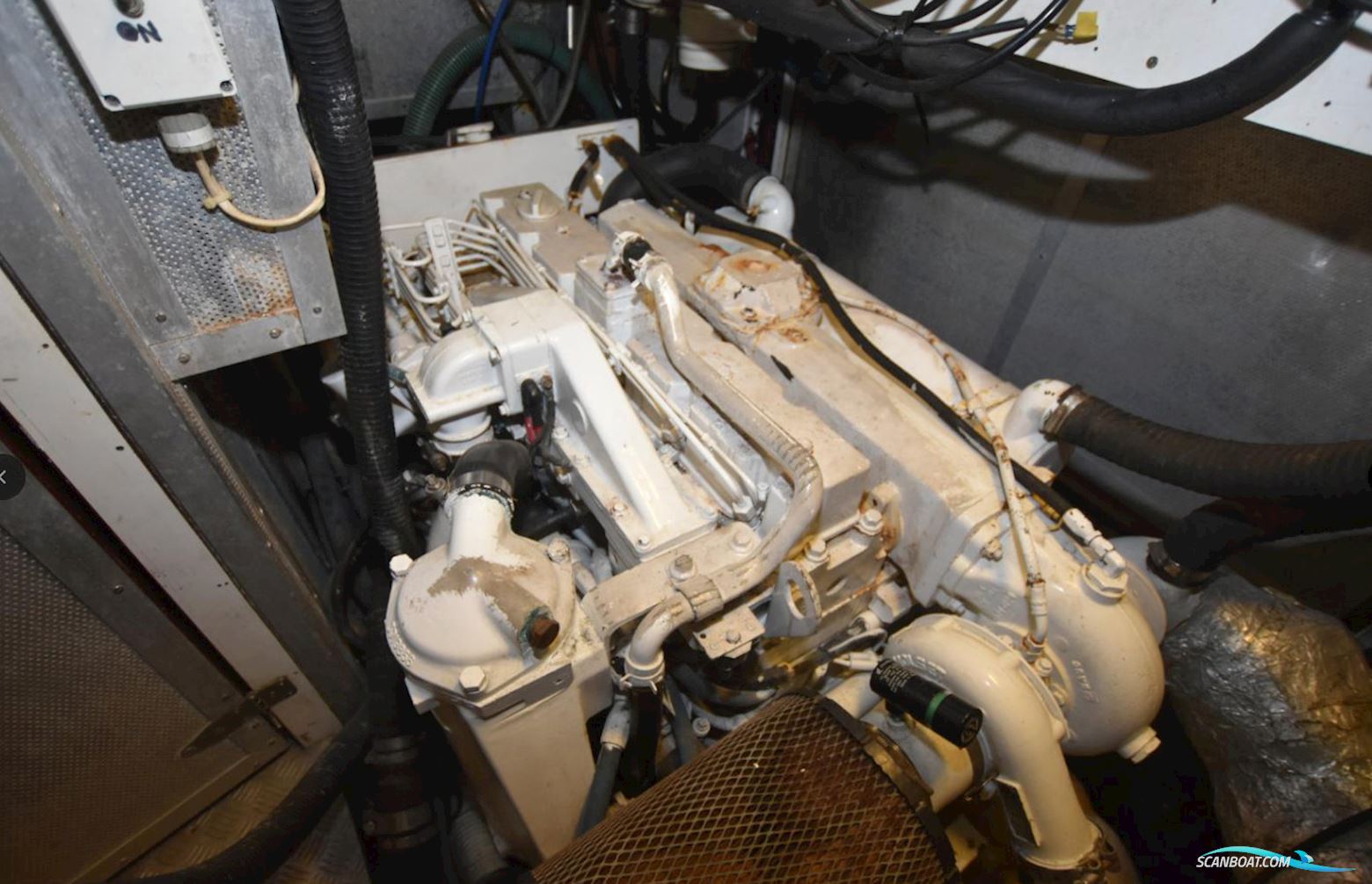 Oyster 80 Deck Saloon