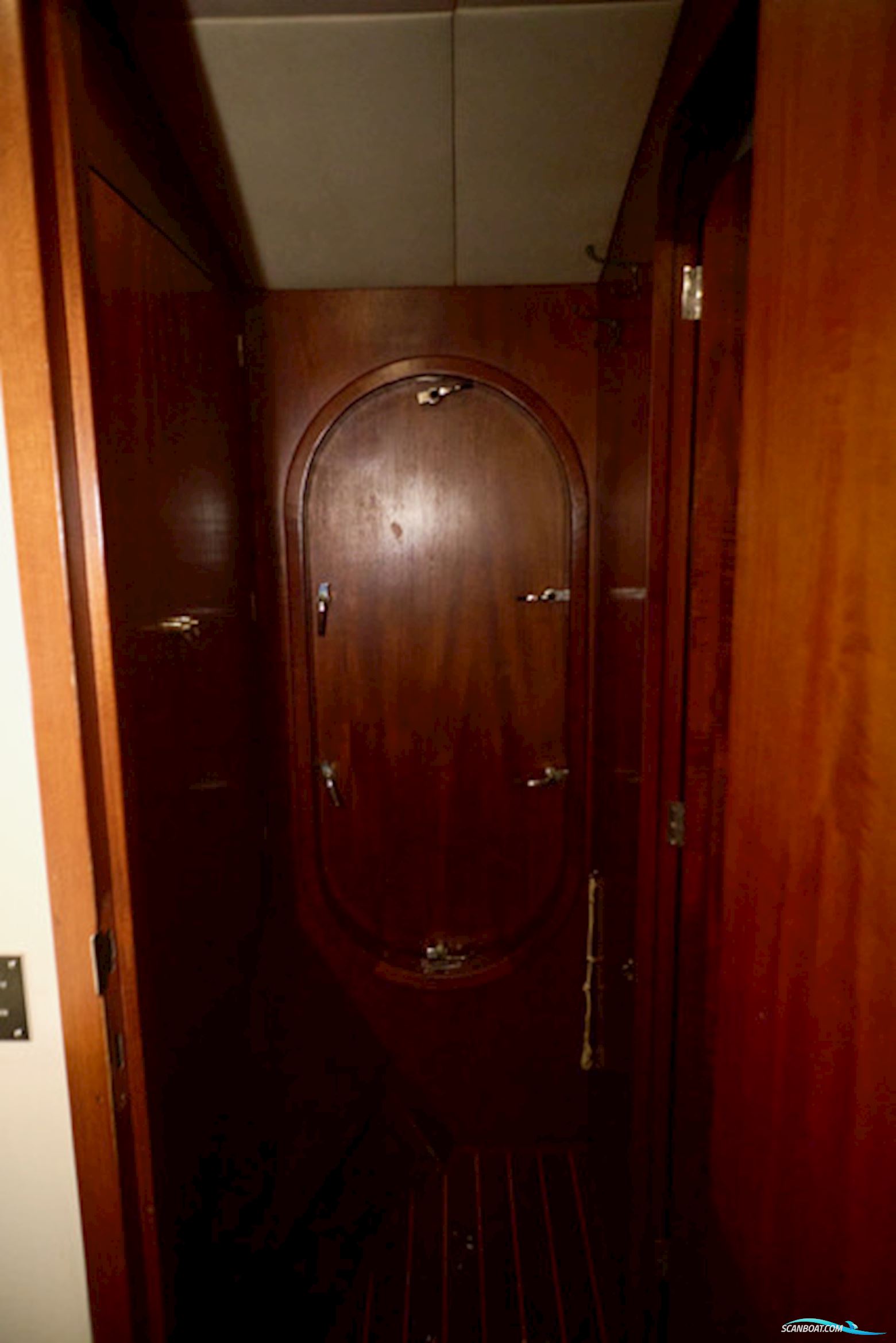 Oyster 80 Deck Saloon