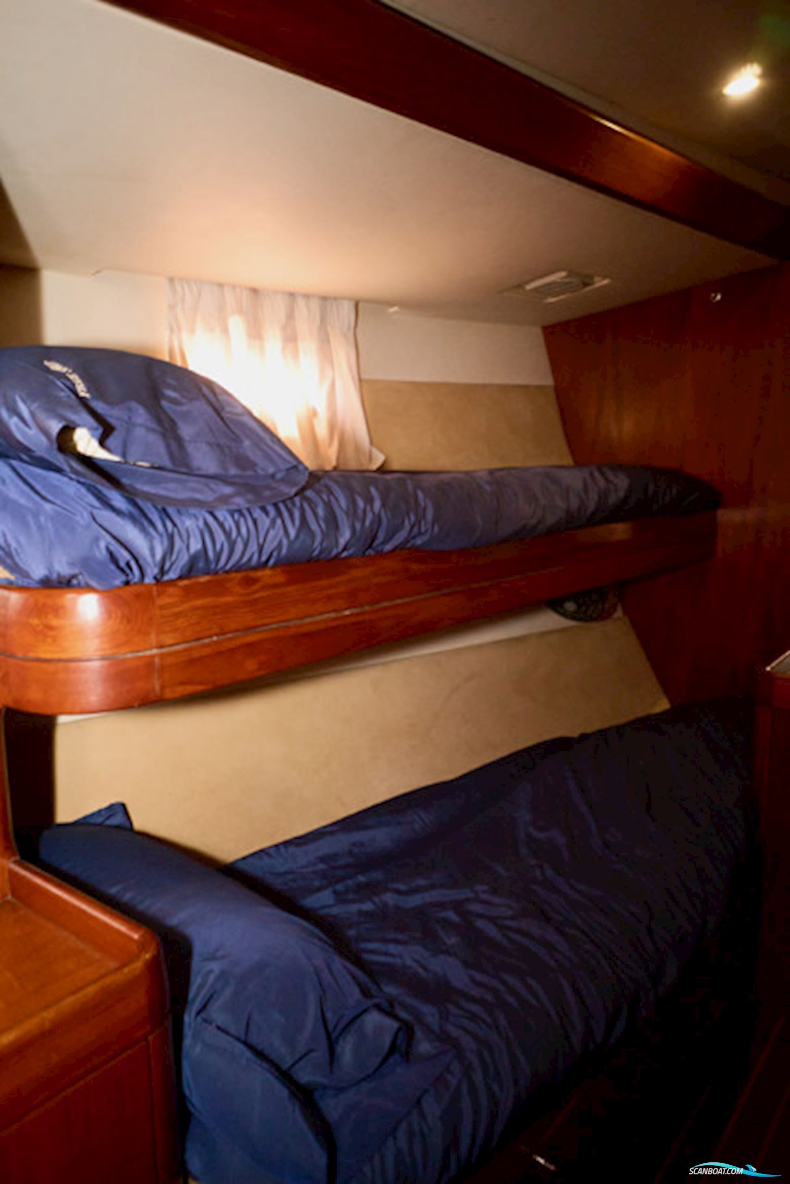 Oyster 80 Deck Saloon