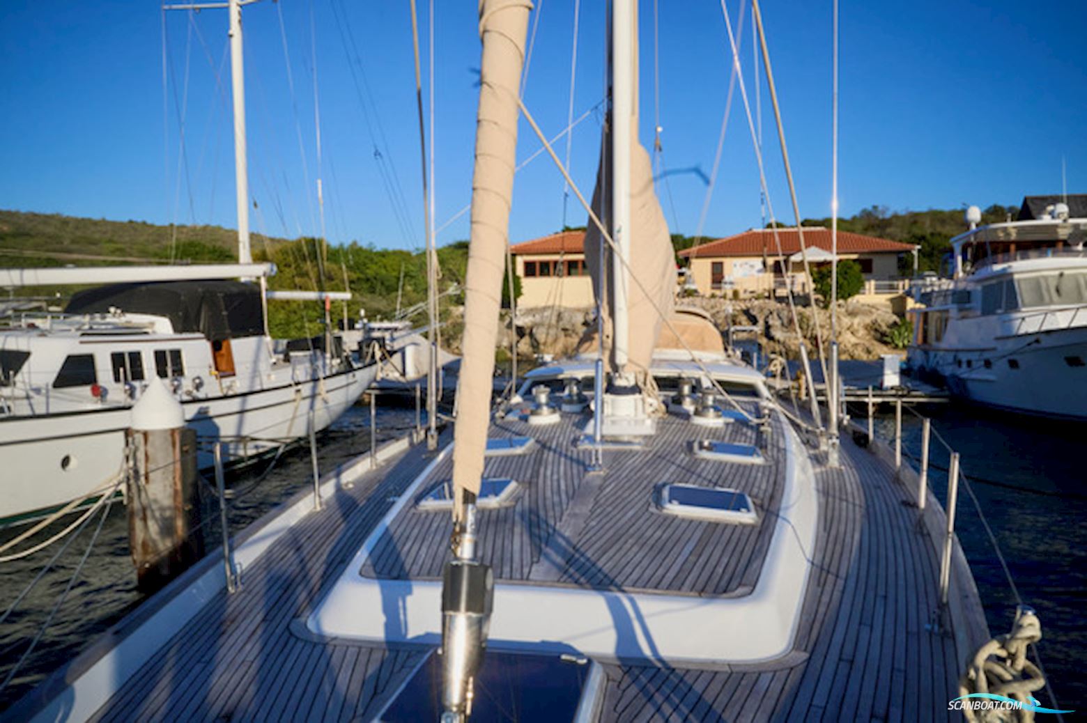 Oyster 80 Deck Saloon