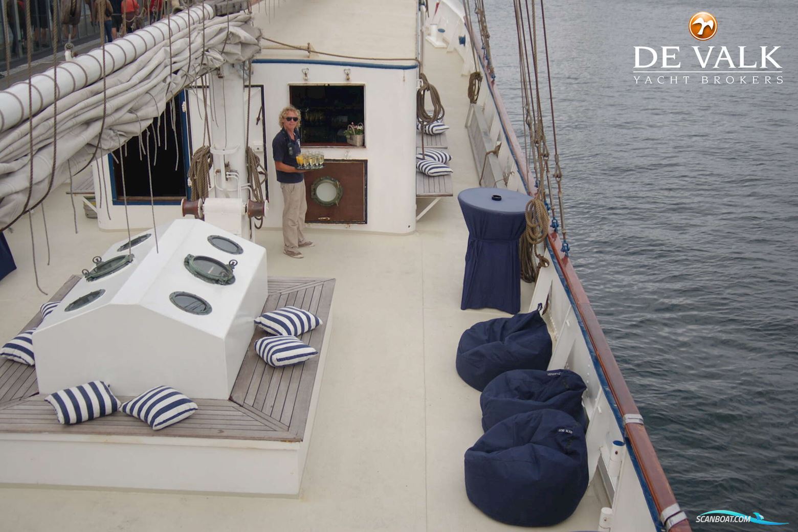 Passenger Vessel Minerva