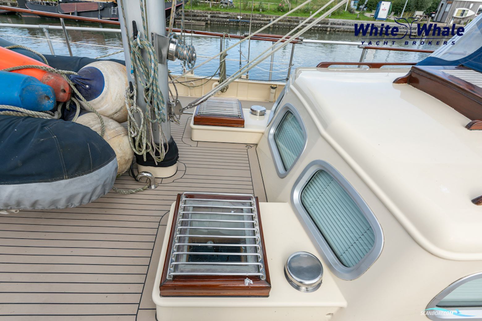 Pieter Beeldsnijder Stagzeil Schoener Custom Built Refit