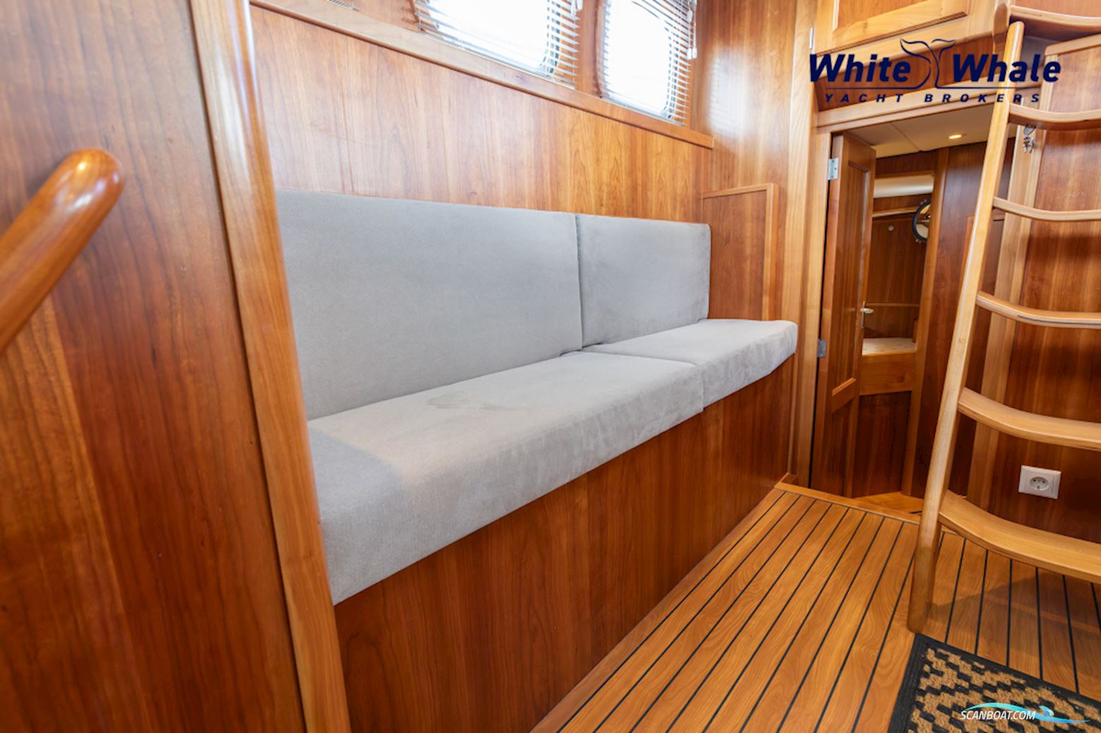 Pieter Beeldsnijder Stagzeil Schoener Custom Built Refit