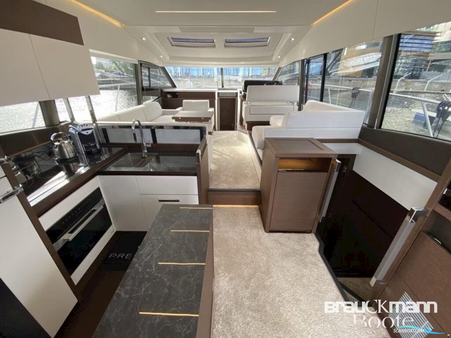 Prestige Yachts 520 S