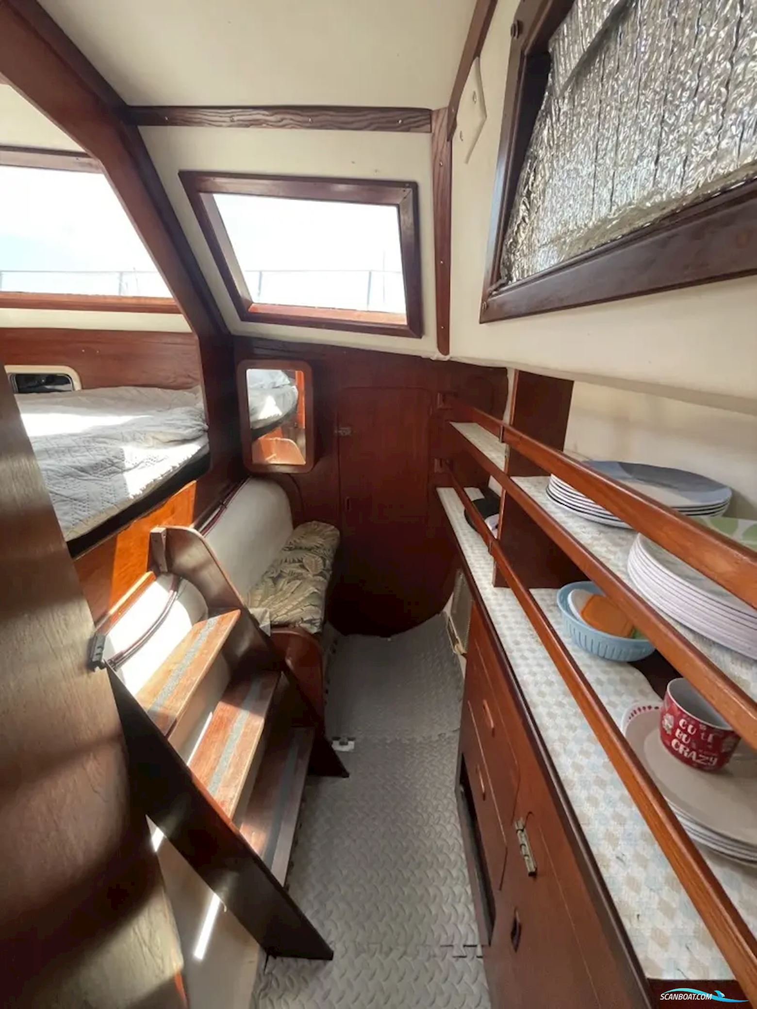 Prout Snowgoose 37