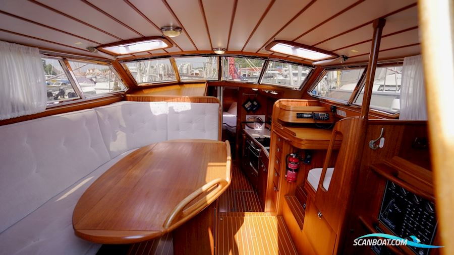 Regina 38