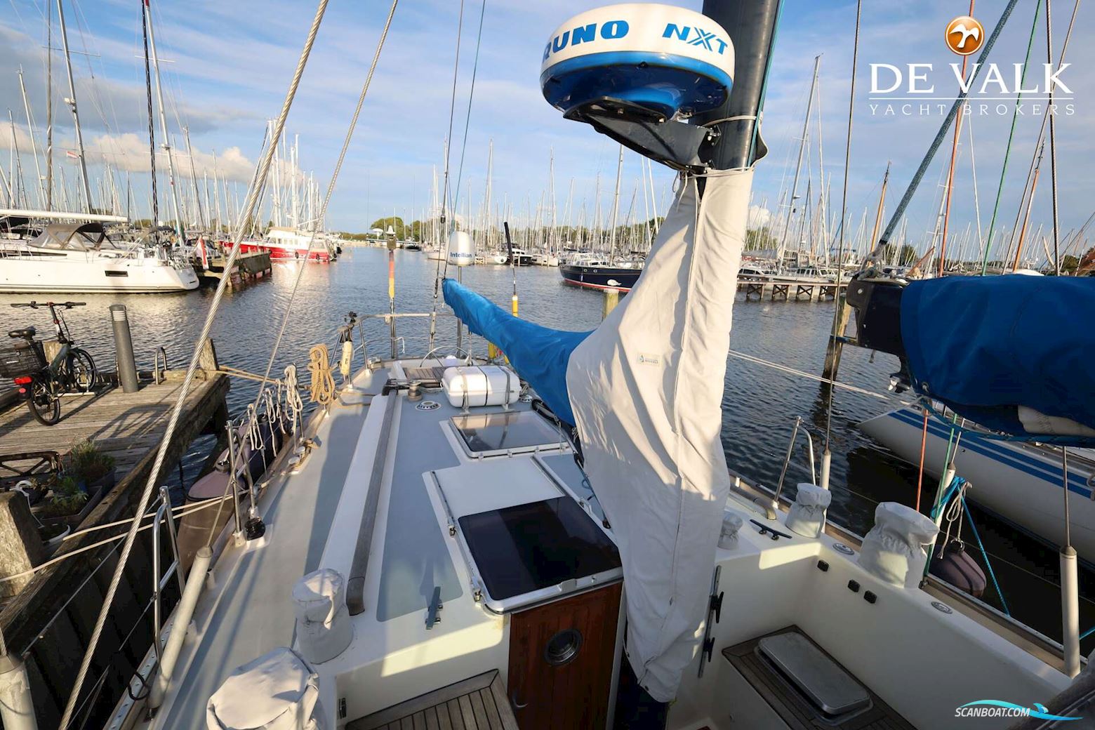 Robert Clark 64 Pilothouse