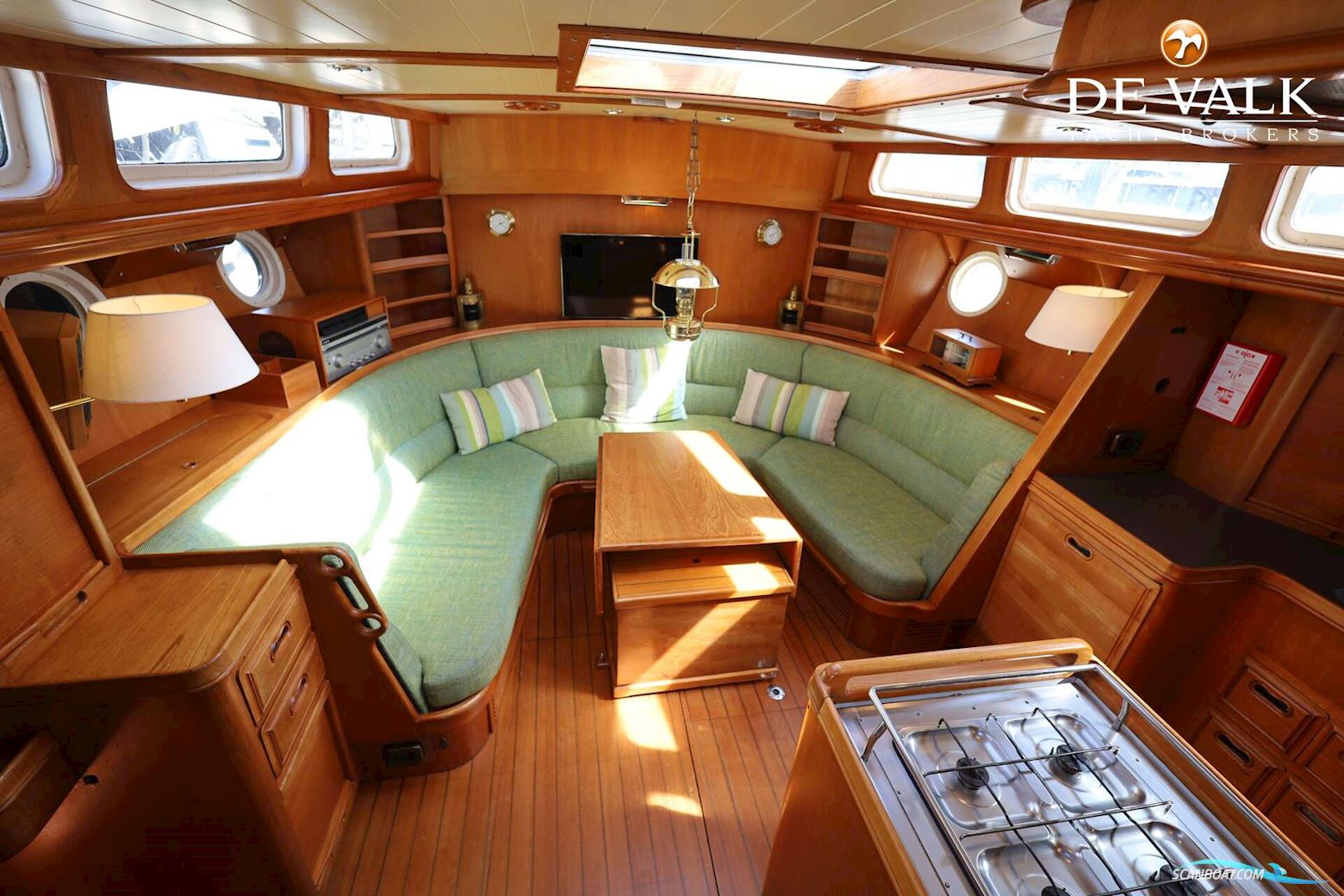 Robert Clark 64 Pilothouse