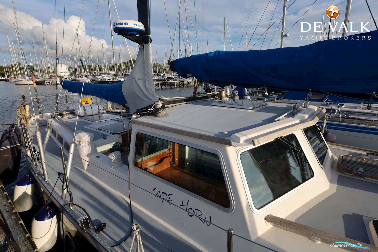Robert Clark 64 Pilothouse