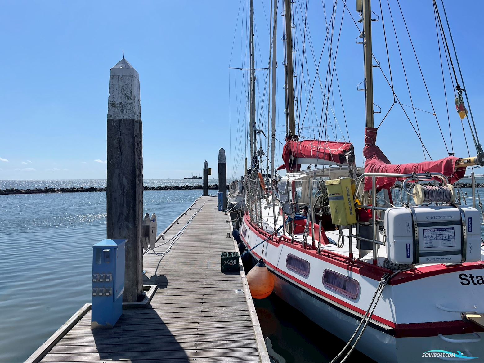 Robert Tucker Ketch R393