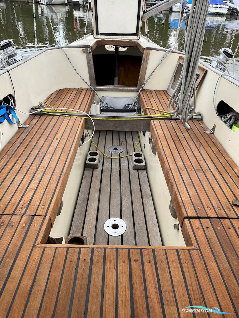 Schärenkreuzer Lotus 40