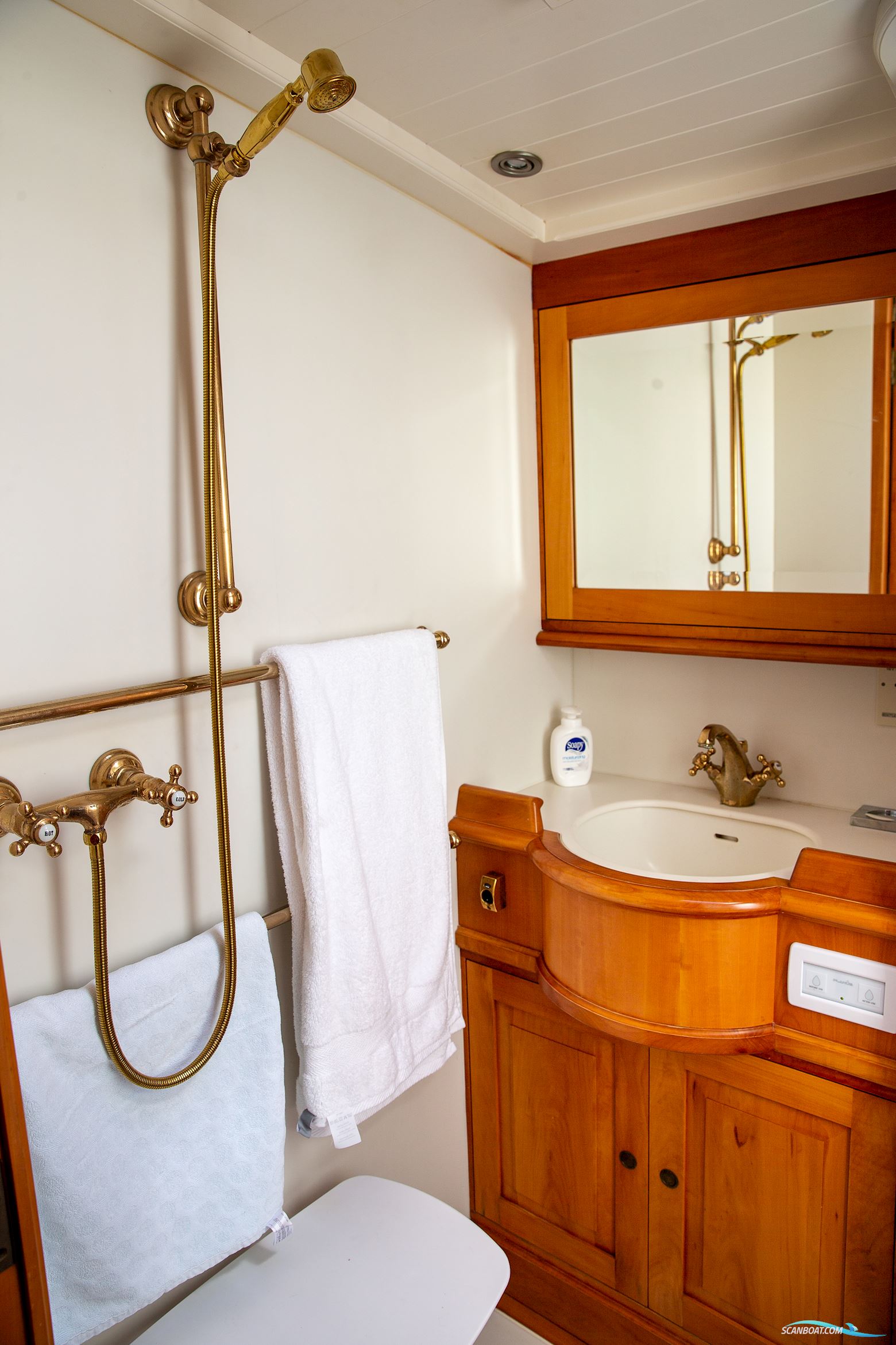 Schokker 18.60 Meter Hoek Design