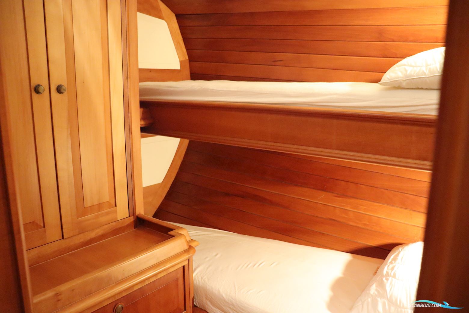 Schokker 18.60 Meter Hoek Design