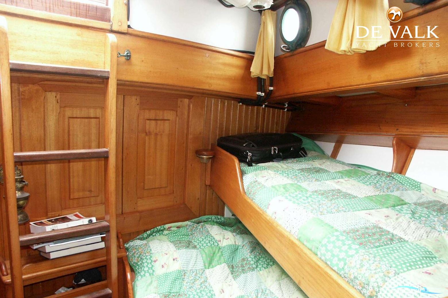 Schooner Sitting Bull 19.80