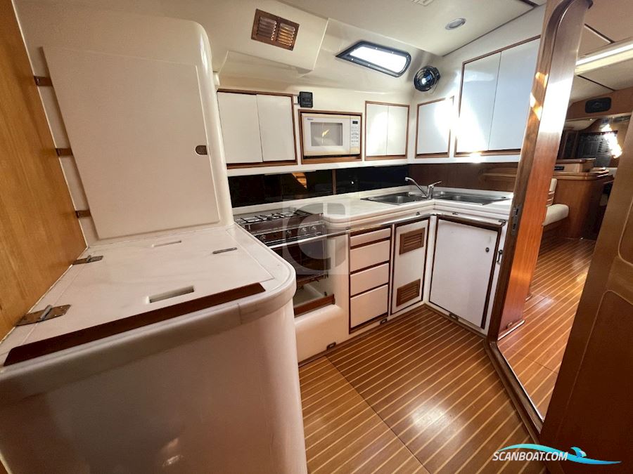 Southern Wind 72