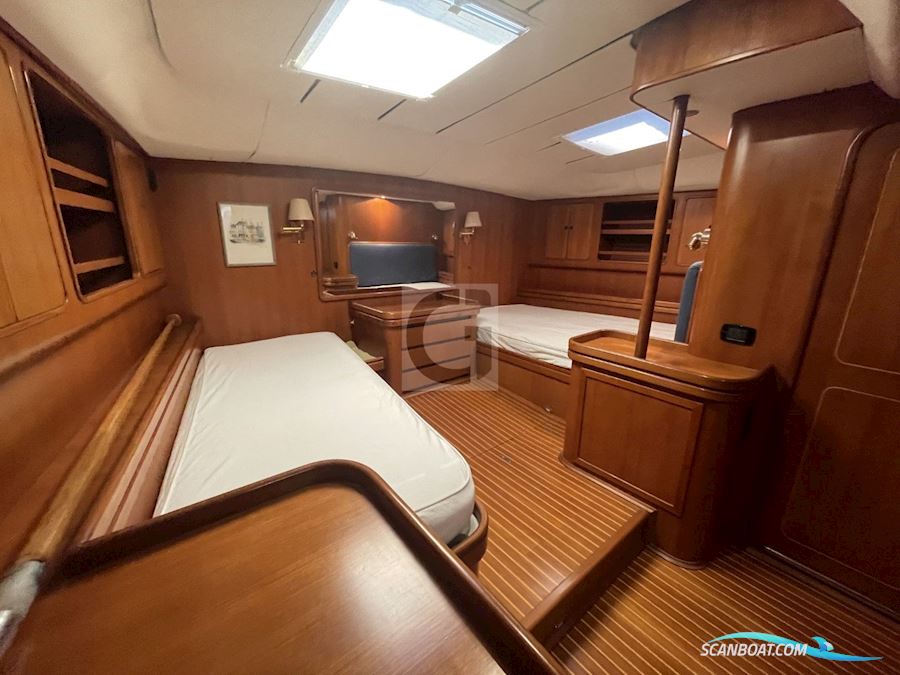 Southern Wind 72