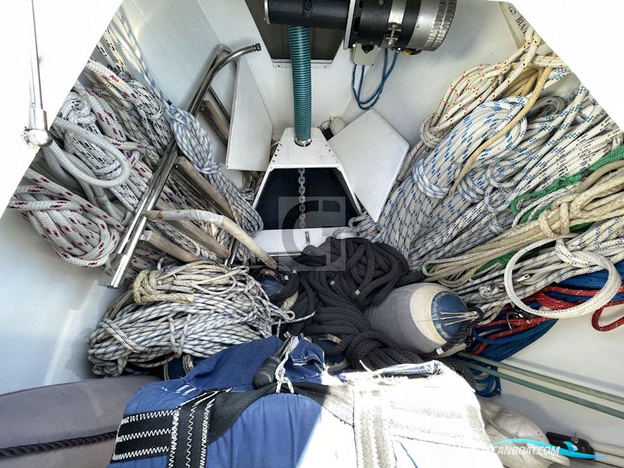 Southern Wind 72