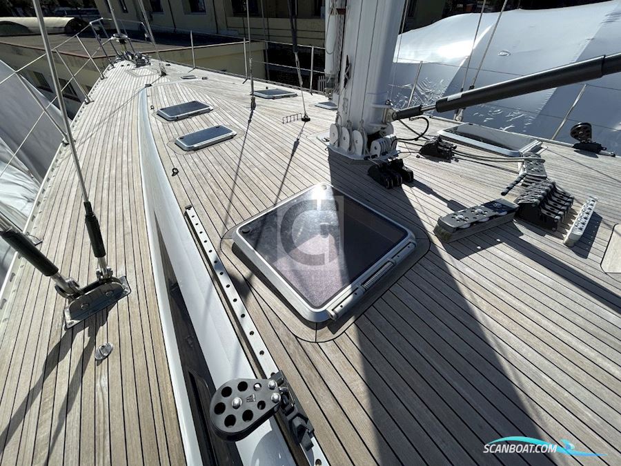 Southern Wind 72