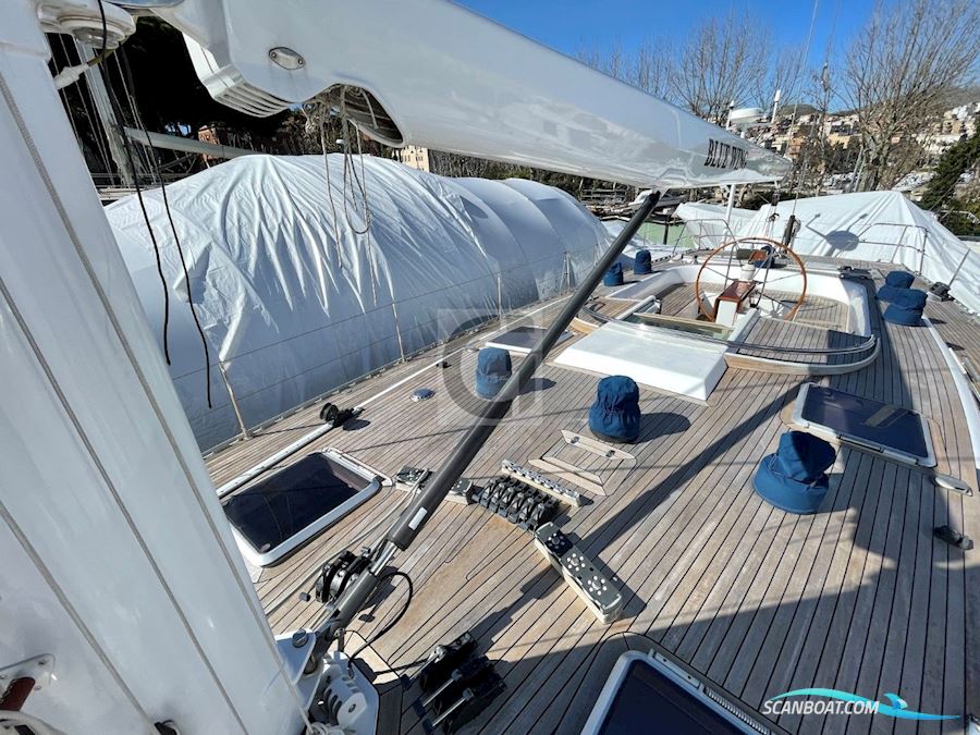 Southern Wind 72