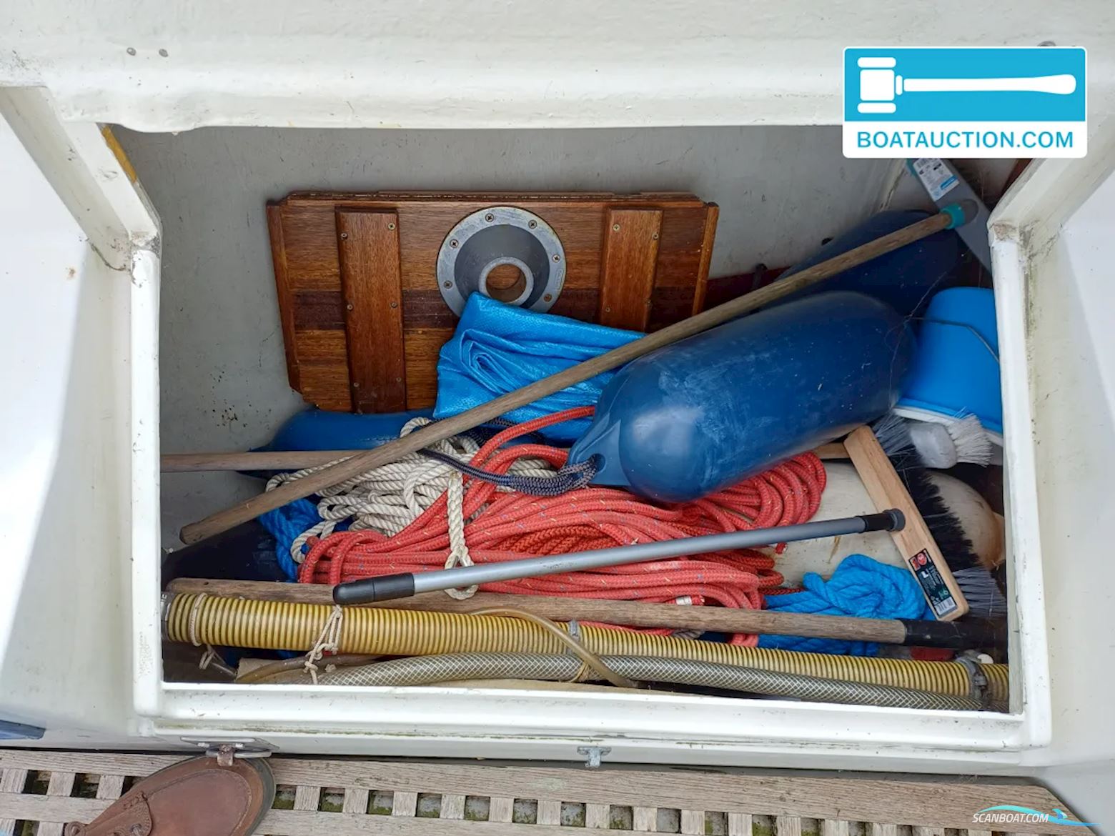 Standfast 33